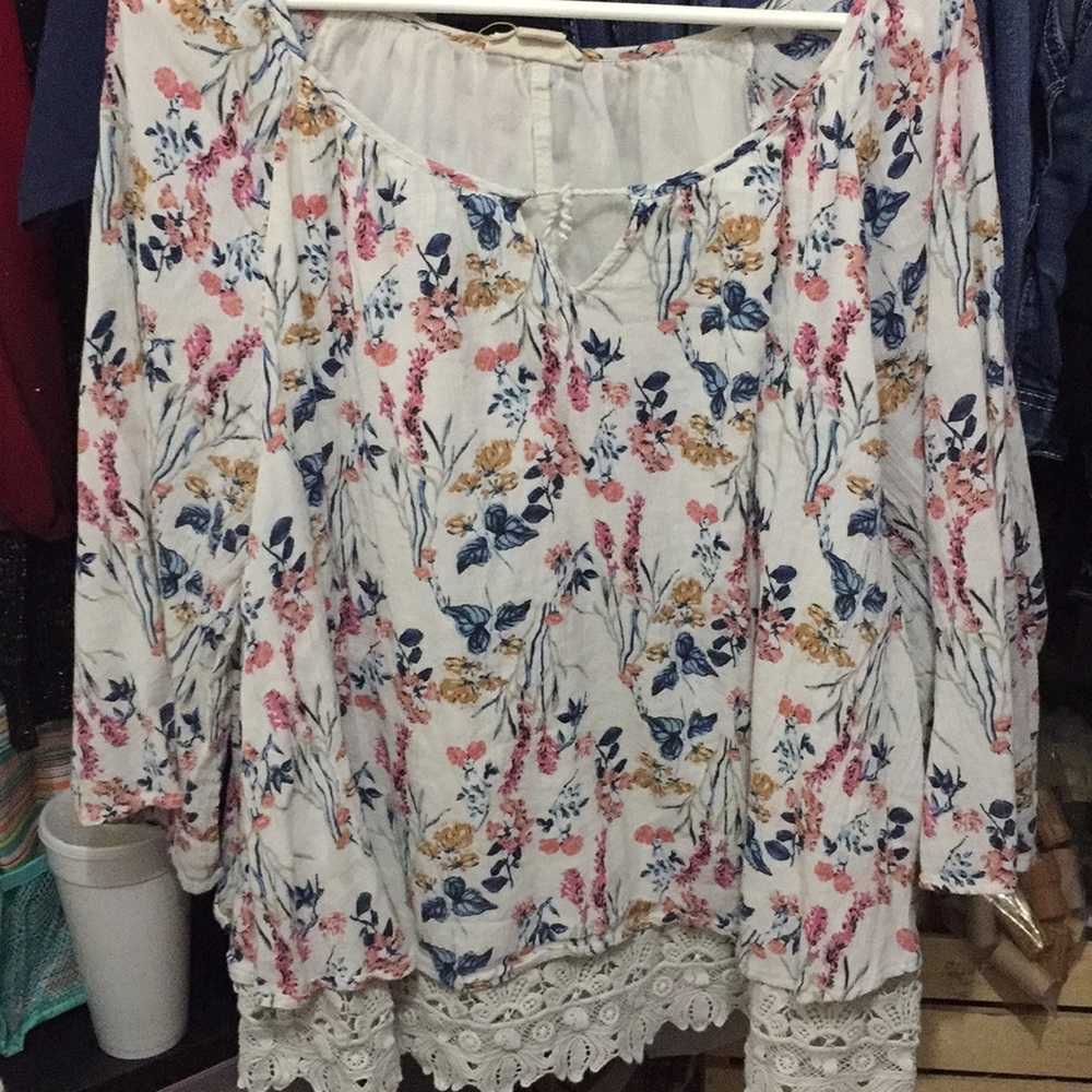 Style & Co layer-look shirt w lace extended sz L